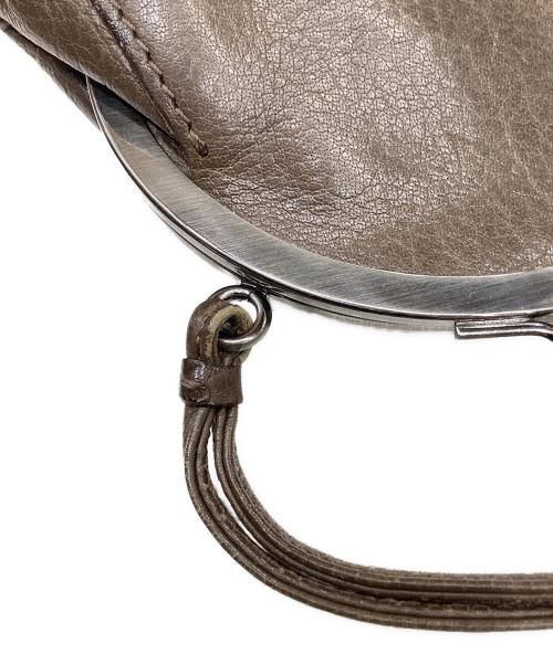 MIU MIU（ミュウミュウ）MIU MIU (ミュウミュウ) がま口ミニショルダーポーチ ブラウンの古着・服飾アイテム