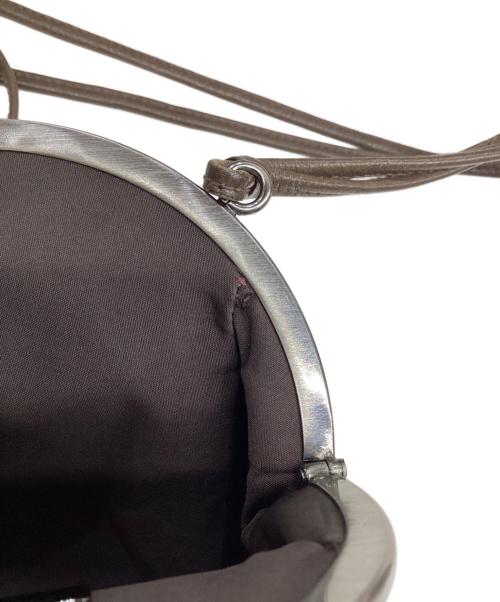 MIU MIU（ミュウミュウ）MIU MIU (ミュウミュウ) がま口ミニショルダーポーチ ブラウンの古着・服飾アイテム