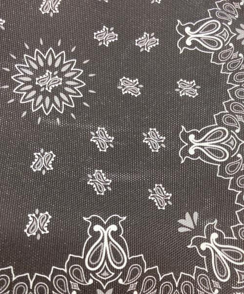 CHALLENGER（チャレンジャー）CHALLENGER (チャレンジャー) BANDANA SACOCHE グレーの古着・服飾アイテム