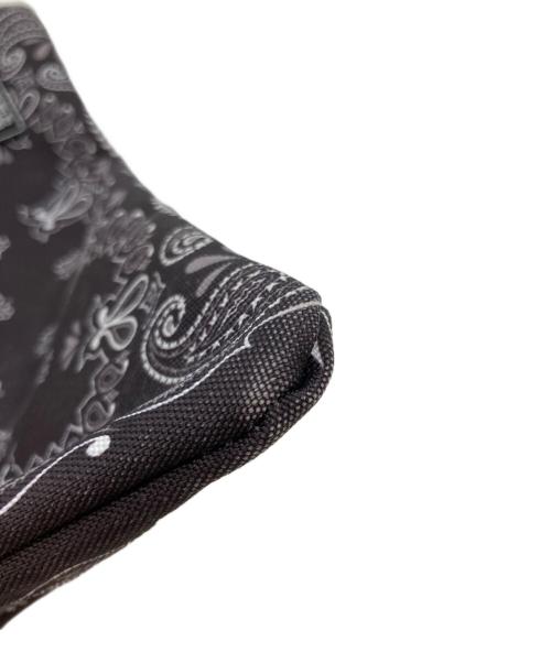 CHALLENGER（チャレンジャー）CHALLENGER (チャレンジャー) BANDANA SACOCHE グレーの古着・服飾アイテム