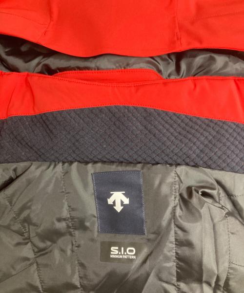DESCENTE（デサント）DESCENTE (デサント) SIO INS JK スノージャケット レッド×ブラック サイズ:Sの古着・服飾アイテム