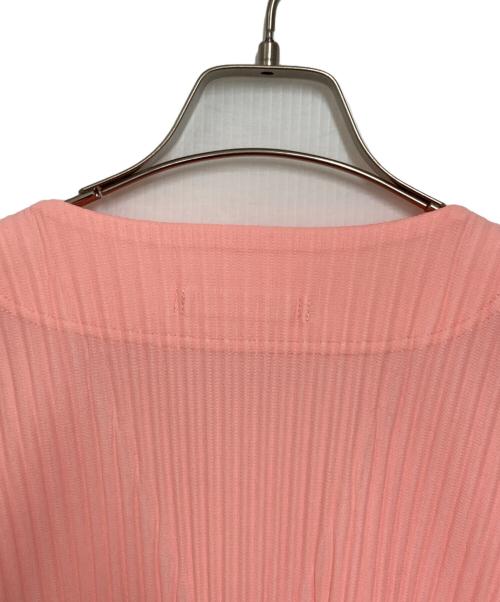 HOMME PLISSE ISSEY MIYAKE（オム プリッセ イッセイ ミヤケ）HOMME PLISSE ISSEY MIYAKE (オム プリッセ イッセイ ミヤケ) Vネックプリーツカーディガン ピンク サイズ:2の古着・服飾アイテム
