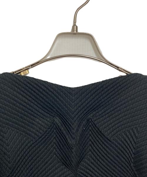 A-POC ABLE ISSEY MIYAKE（エイポック エイブル イッセイ ミヤケ）A-POC ABLE ISSEY MIYAKE (エイポック エイブル イッセイ ミヤケ) 3Dスチームプリーツカットソー ブラック サイズ:2の古着・服飾アイテム