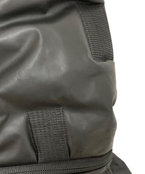 ISSEY MIYAKE（イッセイミヤケ）ISSEY MIYAKE (イッセイミヤケ) SQUARE CUSHION ショルダーバッグ ブラックの古着・服飾アイテム