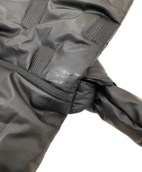 ISSEY MIYAKE（イッセイミヤケ）ISSEY MIYAKE (イッセイミヤケ) SQUARE CUSHION ショルダーバッグ ブラックの古着・服飾アイテム