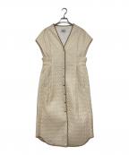 FUMIE=TANAKA×RAY BEAMSフミエタナカ×レイ ビームス）の古着「別注キルティングノースリーブワンピース」｜アイボリー