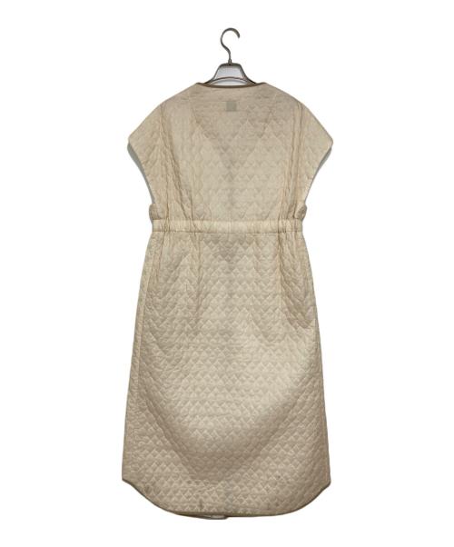 FUMIE=TANAKA（フミエタナカ）FUMIE=TANAKA (フミエタナカ) RAY BEAMS (レイ ビームス) 別注キルティングノースリーブワンピース アイボリー サイズ:freeの古着・服飾アイテム