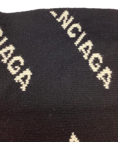 BALENCIAGA（バレンシアガ）BALENCIAGA (バレンシアガ) オールオーバー ロゴ マフラー アイボリー×ブラックの古着・服飾アイテム