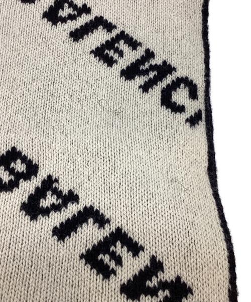 BALENCIAGA（バレンシアガ）BALENCIAGA (バレンシアガ) オールオーバー ロゴ マフラー アイボリー×ブラックの古着・服飾アイテム