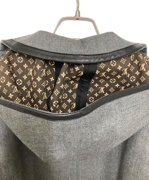 LOUIS VUITTON（ルイ ヴィトン）LOUIS VUITTON (ルイ ヴィトン) ウール ラムレザー切替マッキントッシュコート グレー サイズ:34の古着・服飾アイテム