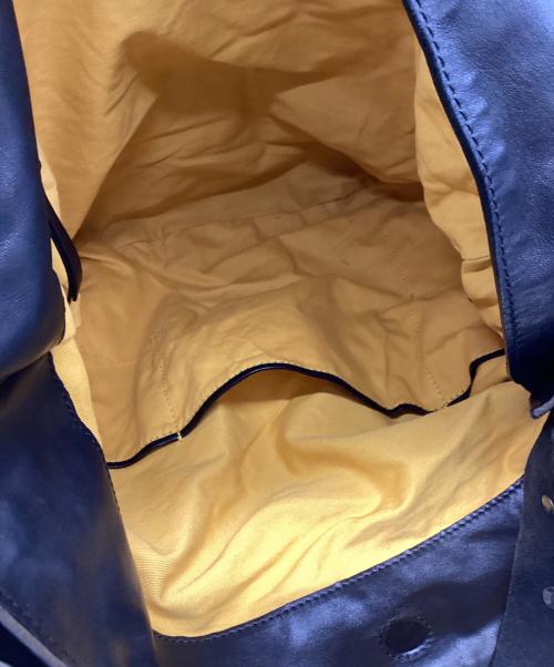 DSQUARED2（ディースクエアード）DSQUARED2 (ディースクエアード) スタッズレザーショルダーバッグ ブラックの古着・服飾アイテム