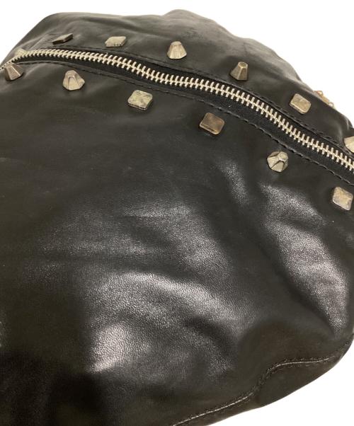 DSQUARED2（ディースクエアード）DSQUARED2 (ディースクエアード) スタッズレザーショルダーバッグ ブラックの古着・服飾アイテム
