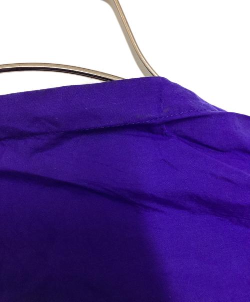 ISSEY MIYAKE（イッセイミヤケ）ISSEY MIYAKE (イッセイミヤケ) インクローズ シルク シャツ ネイビー サイズ:2の古着・服飾アイテム