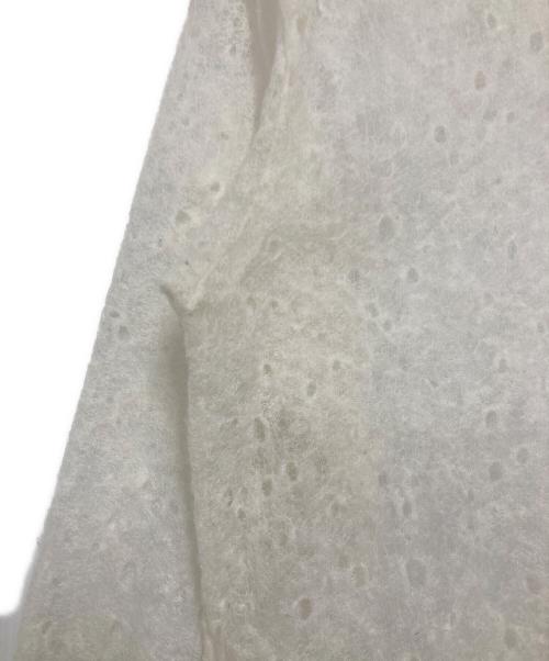 ISSEY MIYAKE（イッセイミヤケ）ISSEY MIYAKE (イッセイミヤケ) ストール付きカットワークブラウス アイボリー サイズ:2の古着・服飾アイテム