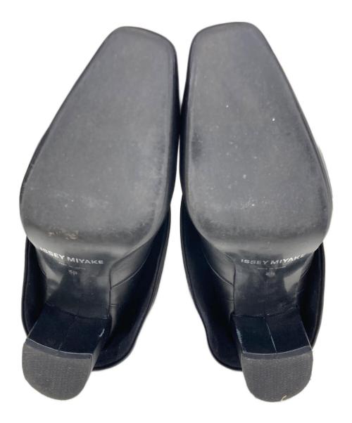 ISSEY MIYAKE（イッセイミヤケ）ISSEY MIYAKE (イッセイミヤケ) カバーヒールブーツ ブラック サイズ:39の古着・服飾アイテム