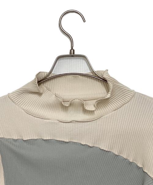 kotohayokozawa（コトハヨコザワ）kotohayokozawa (コトハヨコザワ) プリーツカットソー ホワイト×ブルー サイズ:FREEの古着・服飾アイテム