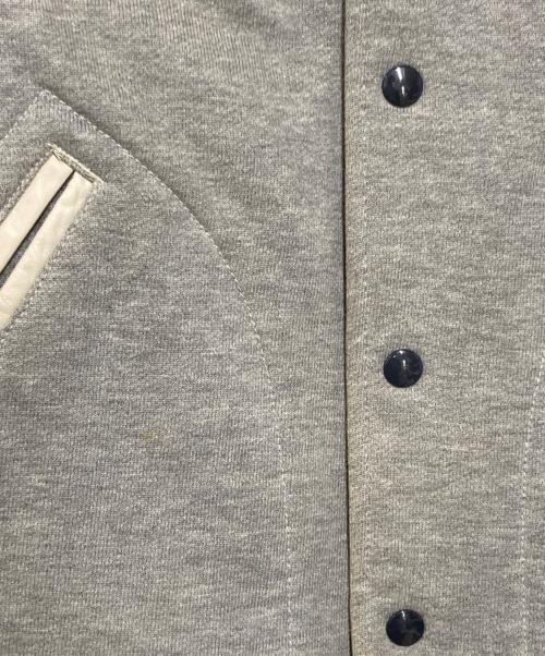 eYe COMME des GARCONS JUNYAWATANABE MAN（アイ コム デ ギャルソン ジュンヤ ワタナベ マン）eYe COMME des GARCONS JUNYAWATANABE MAN (アイ コム デ ギャルソン ジュンヤ ワタナベ マン) ショールカラー切替スタジャン グレー×ホワイト サイズ:Mの古着・服飾アイテム