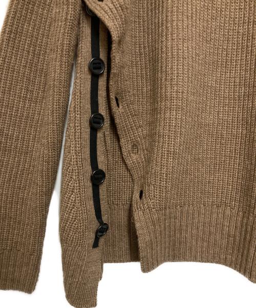 JOHN LAWRENCE SULLIVAN（ジョン ローレンス サリバン）JOHN LAWRENCE SULLIVAN (ジョン ローレンス サリバン) FRONT SIDE BUTTONED CN SWEATER ベージュ サイズ:Sの古着・服飾アイテム