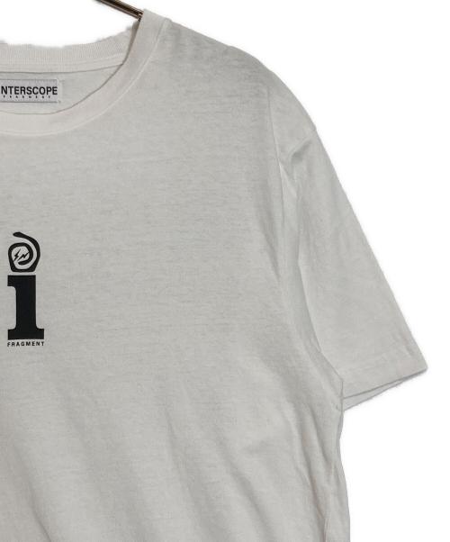 INTERSCOPE FRAGMENT DESIGN（インタースコープ フラグメント デザイン）INTERSCOPE FRAGMENT DESIGN (インタースコープ フラグメント デザイン) プリントTシャツ ホワイト サイズ:XLの古着・服飾アイテム
