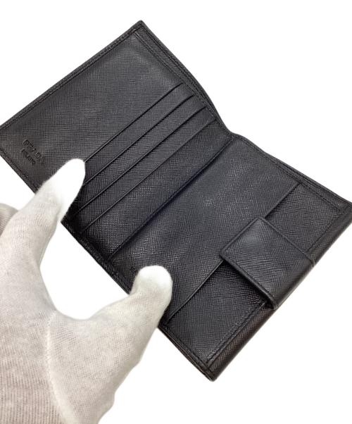 PRADA（プラダ）PRADA (プラダ) 2つ折り財布/三角プレートロゴウォレット ブラックの古着・服飾アイテム