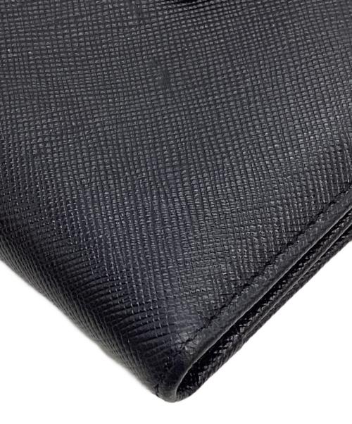 PRADA（プラダ）PRADA (プラダ) 2つ折り財布/三角プレートロゴウォレット ブラックの古着・服飾アイテム