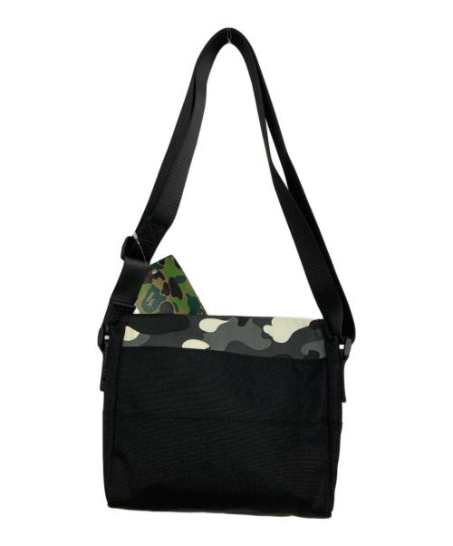 A BATHING APE（ア ベイシング エイプ）A BATHING APE (ア ベイシング エイプ) メッセンジャーバッグ グレー×ブラック 未使用品の古着・服飾アイテム