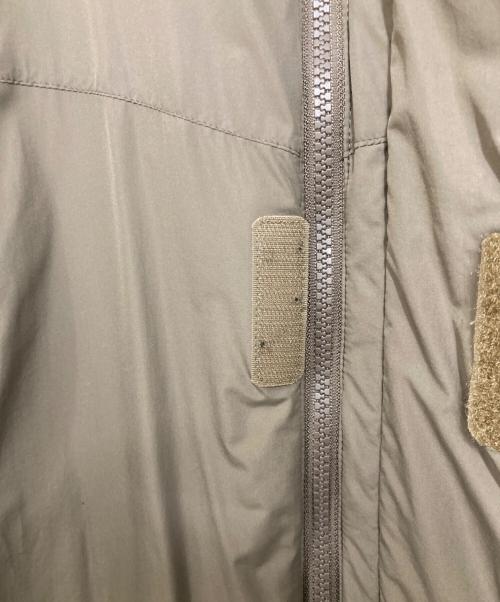 DESCENTE（デサント）DESCENTE (デサント) プリマロフトジャケット カーキ サイズ:MEDIUMの古着・服飾アイテム