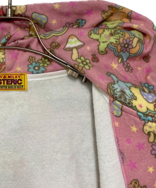 Hysteric Glamour（ヒステリックグラマー）Hysteric Glamour (ヒステリックグラマー) FIRE BEAR DREAM柄 ショート丈パーカー ピンク サイズ: Freeの古着・服飾アイテム