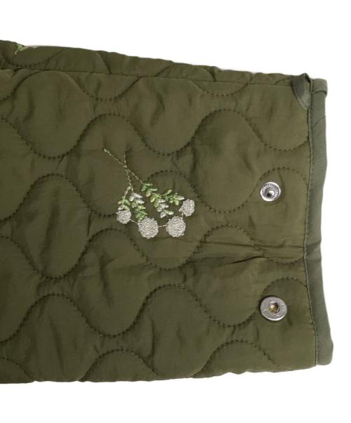 As know as olaca（アズノウアズ オオラカ）As know as olaca (アズノウアズ オオラカ) ダンシン小花キルテンジャケット/キルティングジャケット カーキ サイズ:3の古着・服飾アイテム