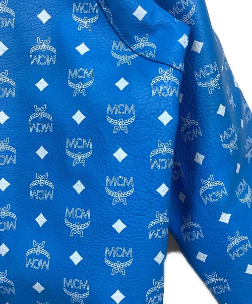 MCM（エムシーエム）MCM (エムシーエム) ロゴプリントレザーライダースジャケット ブルー サイズ:Mの古着・服飾アイテム