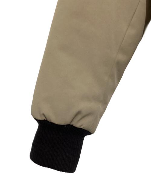 CANADA GOOSE（カナダグース）CANADA GOOSE (カナダグース) LABRADOR BOMBER ダウンジャケット ベージュ サイズ:Sの古着・服飾アイテム