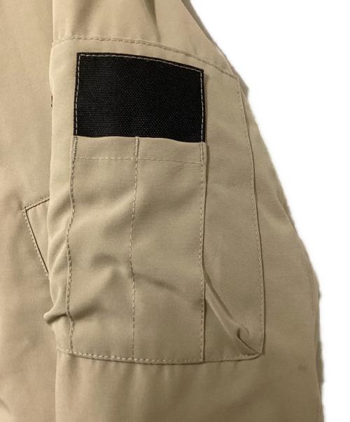 CANADA GOOSE（カナダグース）CANADA GOOSE (カナダグース) LABRADOR BOMBER ダウンジャケット ベージュ サイズ:Sの古着・服飾アイテム