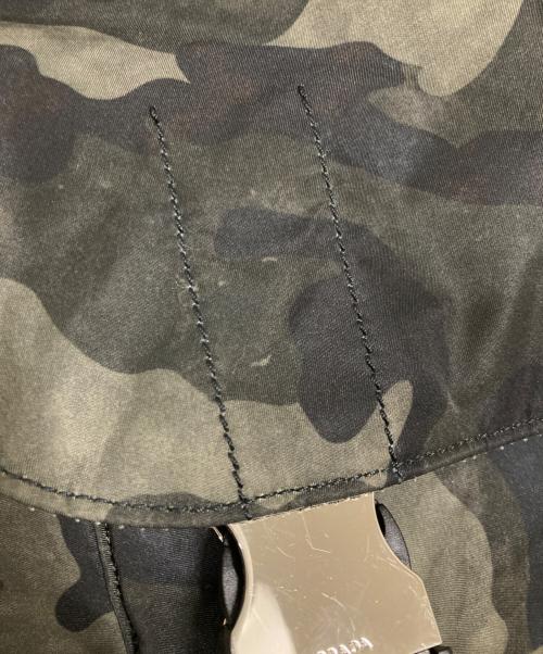 PRADA（プラダ）PRADA (プラダ) メッセンジャーバッグ カーキの古着・服飾アイテム