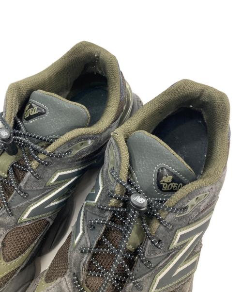 NEW BALANCE（ニューバランス）NEW BALANCE (ニューバランス) 9060 ローカットスニーカー ブラウン×グレー×オリーブ サイズ:27cmの古着・服飾アイテム