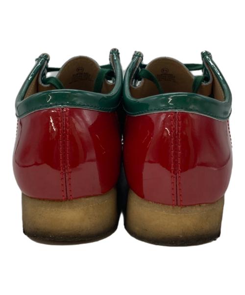 SUPREME（シュプリーム）Supreme (シュプリーム) CLARKS (クラークス) Patent Leather Wallabee グリーン×レッド サイズ:US8.5の古着・服飾アイテム