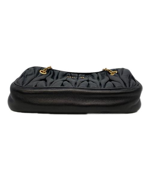 MIU MIU（ミュウミュウ）MIU MIU (ミュウミュウ) マトラッセチェーンミニバッグ ブラックの古着・服飾アイテム