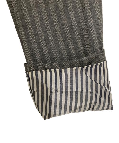 Thom Browne（トムブラウン）Thom Browne (トムブラウン) ストライプセットアップスーツ グレー サイズ:48の古着・服飾アイテム