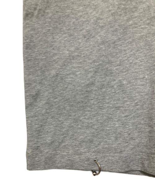 PRANK PROJECT（プランクプロジェクト）PRANK PROJECT (プランクプロジェクト) ボディピアスオーバーTシャツ グレー サイズ:Free 未使用品の古着・服飾アイテム