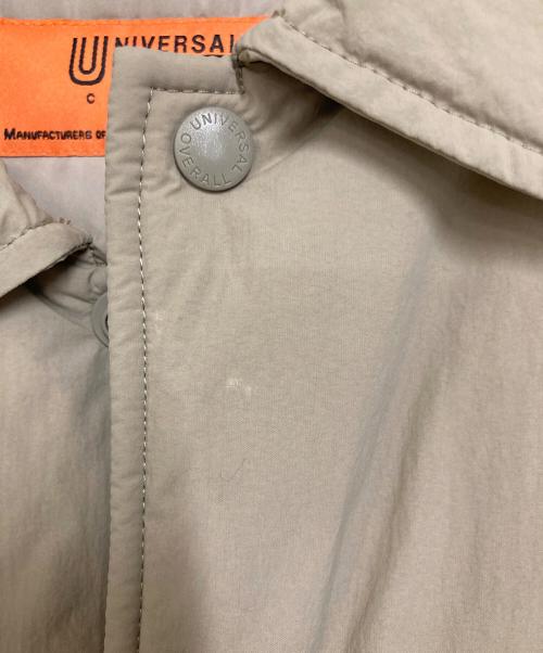 UNIVERSAL OVERALL（ユニバーサルオーバーオール）UNIVERSAL OVERALL (ユニバーサルオーバーオール) PADDING COACH JACKET ベージュ サイズ:Mの古着・服飾アイテム