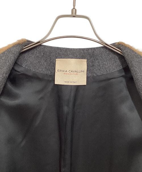 ERIKA CAVALLINI semi-couture（エリカ カヴァリーニ セミクチュール）ERIKA CAVALLINI semi-couture (エリカ カヴァリーニ セミクチュール) ノーカラーコート グレー×ブラウン サイズ:38の古着・服飾アイテム