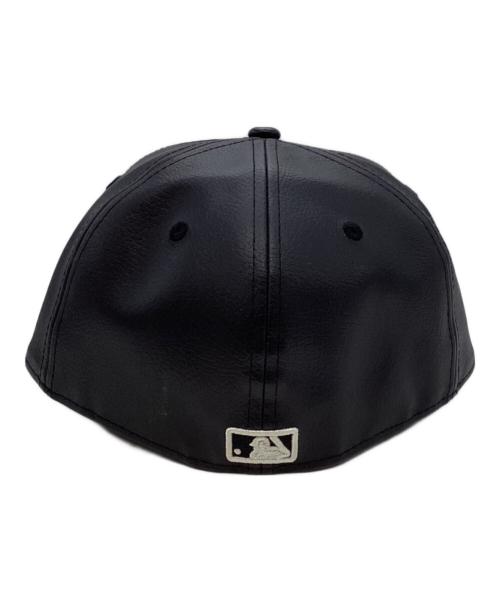 New Era（ニューエラ）New Era (ニューエラ) MLB (エムエルビー) フェイクレザーラインストーンキャップ ブラック サイズ:7　1/4の古着・服飾アイテム