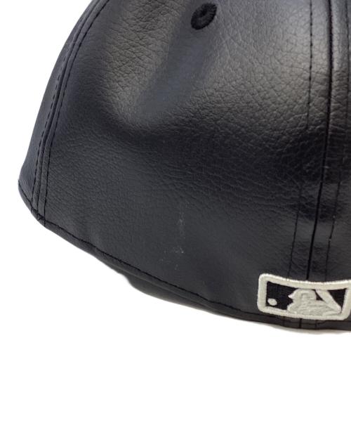 New Era（ニューエラ）New Era (ニューエラ) MLB (エムエルビー) フェイクレザーラインストーンキャップ ブラック サイズ:7　1/4の古着・服飾アイテム