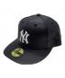 New Era（ニューエラ）の古着「フェイクレザーラインストーンキャップ」｜ブラック