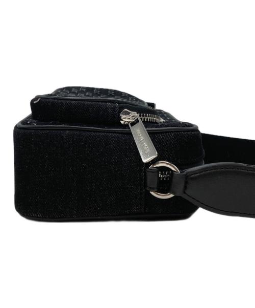 MICHAEL KORS（マイケル・コース）MICHAEL KORS (マイケル・コース) MAISIE 2 IN 1 カメラ クロスボディ スモール ホワイト×ブラックの古着・服飾アイテム