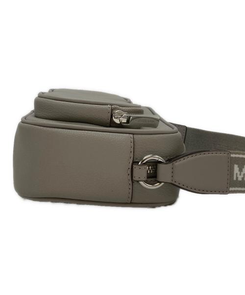 MICHAEL KORS（マイケル・コース）MICHAEL KORS (マイケル・コース) JET SET ITEM クロスボディ ウィズ テックアタッチ ミディアム グレーの古着・服飾アイテム