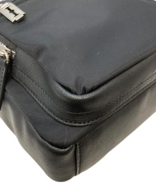 vunque（ブンク）VUNQUE (ブンク) ナイロンショルダーバッグ ブラックの古着・服飾アイテム