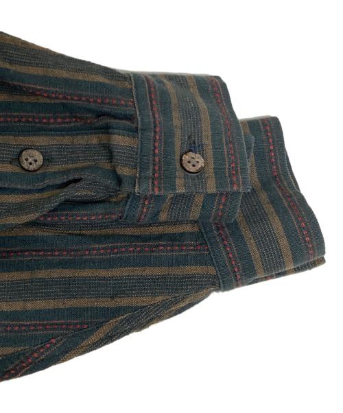 plantation（プランテーション）plantation (プランテーション) マルチストライプバンドカラーシャツ グリーン×ベージュ サイズ:Mの古着・服飾アイテム