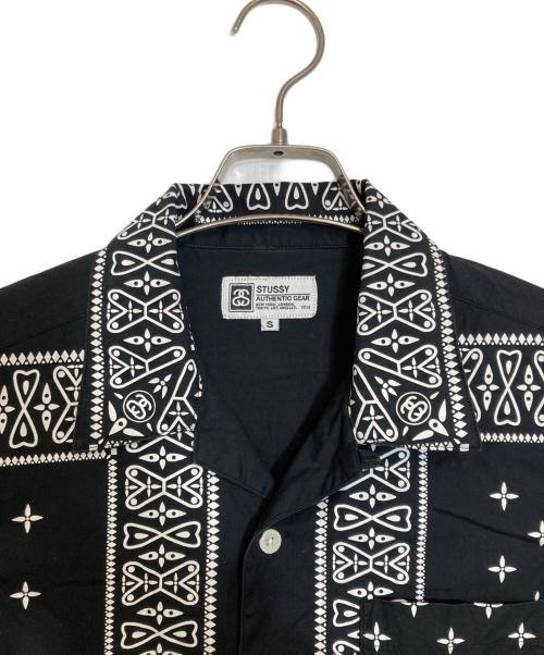 stussy（ステューシー）stussy (ステューシー) ペイズリー柄ハンソデシャツ ブラック サイズ:Ｓの古着・服飾アイテム