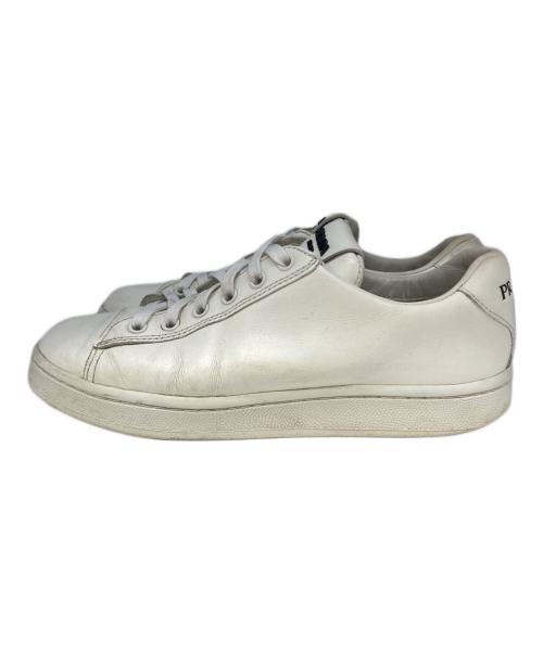 PRADA（プラダ）PRADA (プラダ) レザーローカットスニーカー ホワイト サイズ:23.5の古着・服飾アイテム
