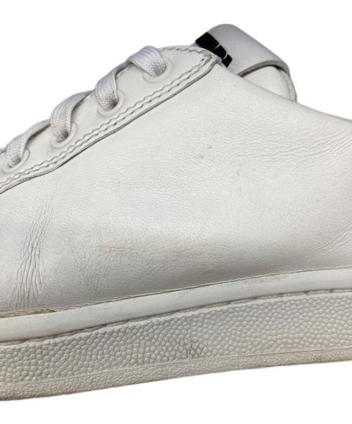PRADA（プラダ）PRADA (プラダ) レザーローカットスニーカー ホワイト サイズ:23.5の古着・服飾アイテム
